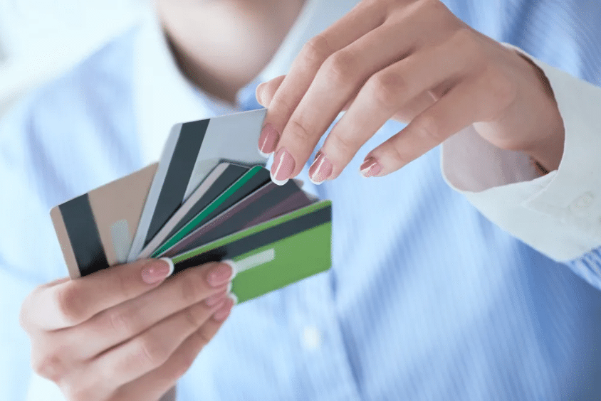 Why Do People Use Credit Cards Over Debit Cards?